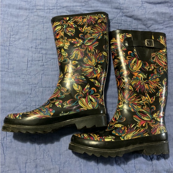 Rubber boots/galoshes, women size 7.5, insulated, patterned - Picture 5 of 7
